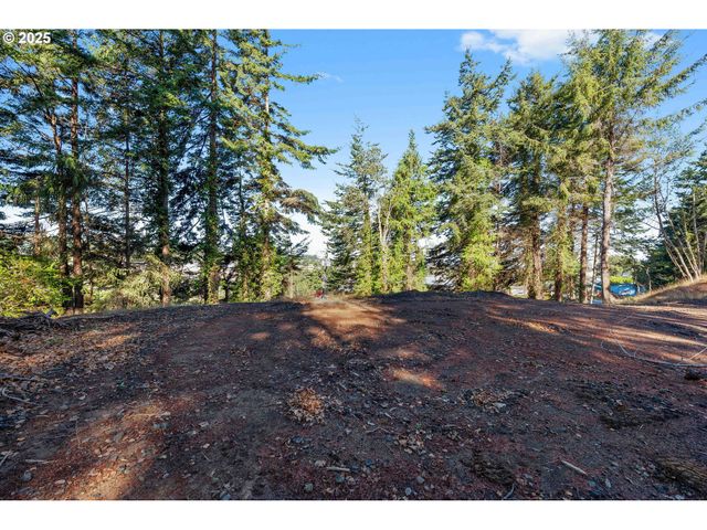 2253 PONY CREEK Rd, North Bend, OR 97459