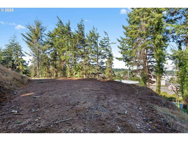 2253 PONY CREEK Rd, North Bend, OR 97459