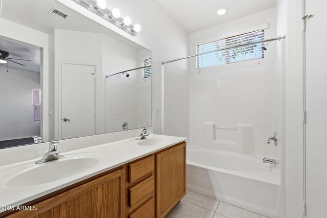 2852 E DEVON Court, Gilbert, AZ 85296