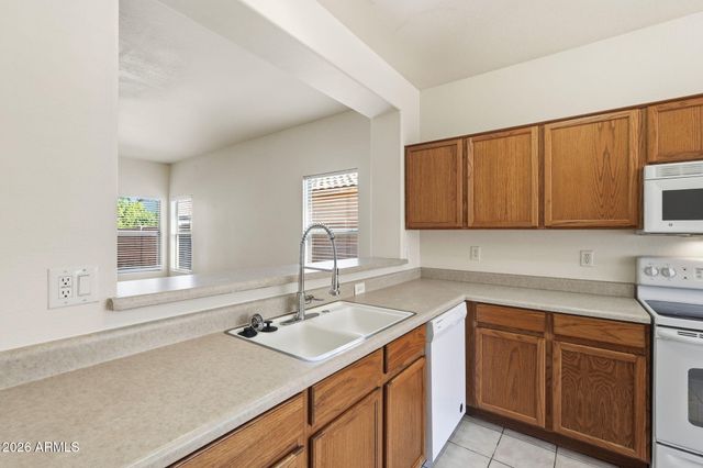 2852 E DEVON Court, Gilbert, AZ 85296