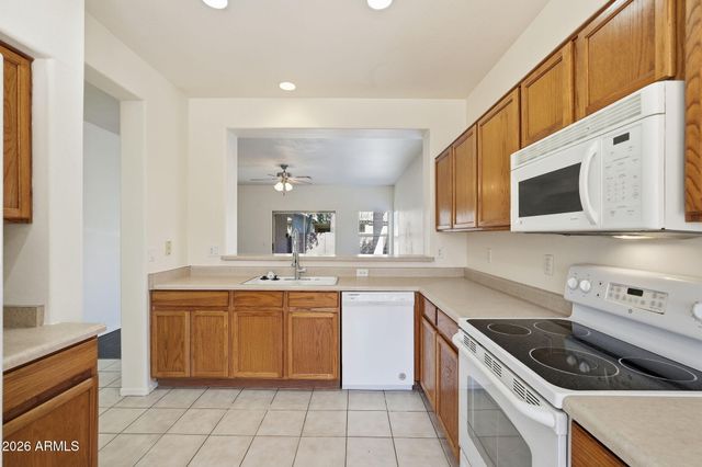 2852 E DEVON Court, Gilbert, AZ 85296