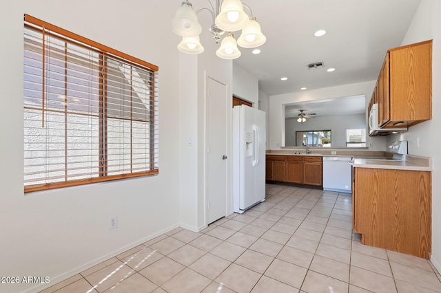 2852 E DEVON Court, Gilbert, AZ 85296