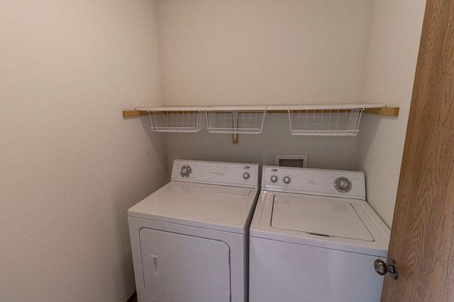 1602 TYPHOON DR, Columbia, MO 65202