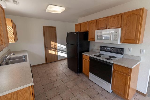 1602 TYPHOON DR, Columbia, MO 65202