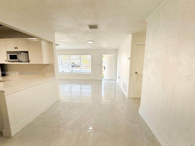 7040 NW 24th St 7040, Sunrise, FL 33313