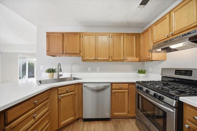 1954 Brittania Circle, Woodstock, GA 30188