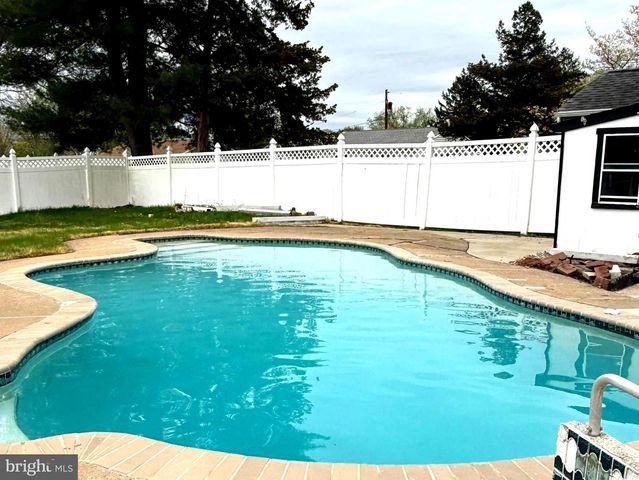 749 IVERS LANE, Warminster, PA 18974