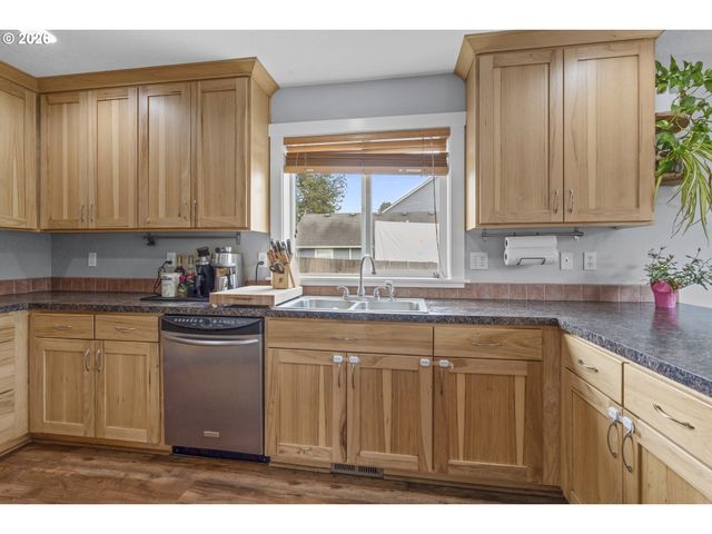 1819 N MAIN St, Newberg, OR 97132