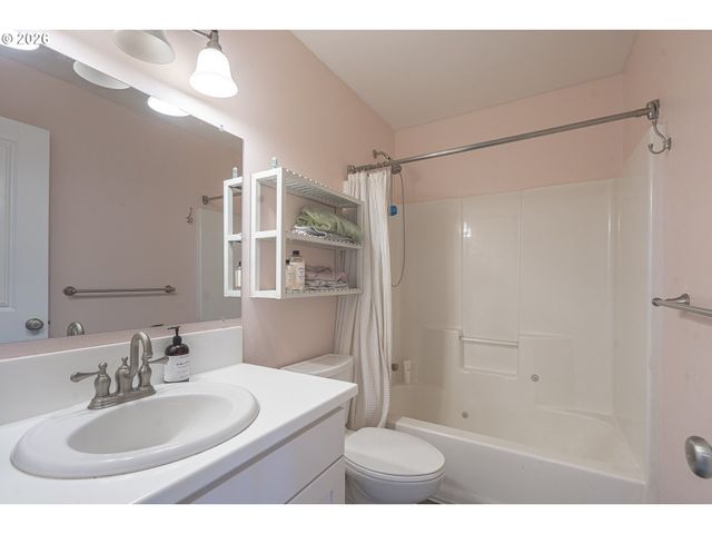 1819 N MAIN St, Newberg, OR 97132
