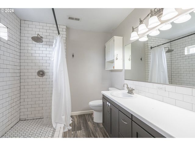 1819 N MAIN St, Newberg, OR 97132