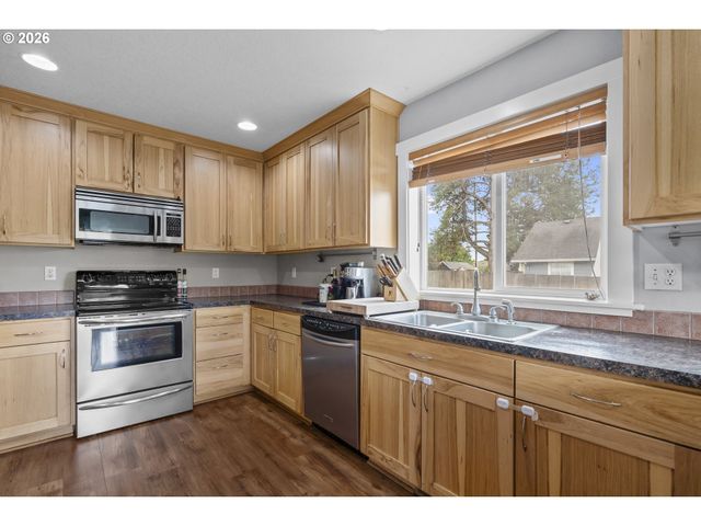 1819 N MAIN St, Newberg, OR 97132