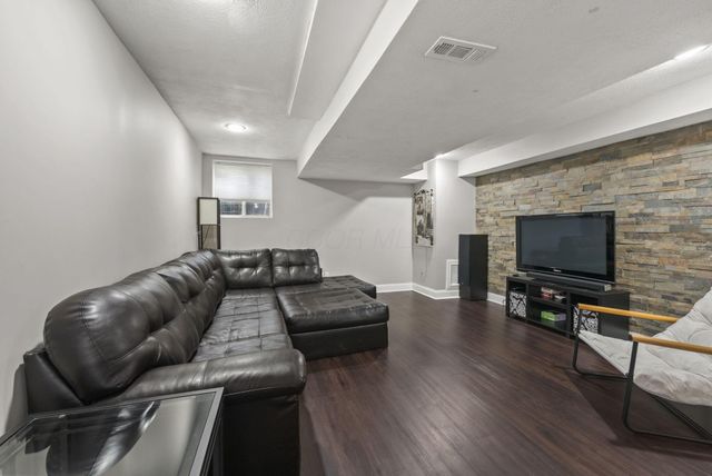 665 Covered Bridge Drive, Delaware, OH 43015