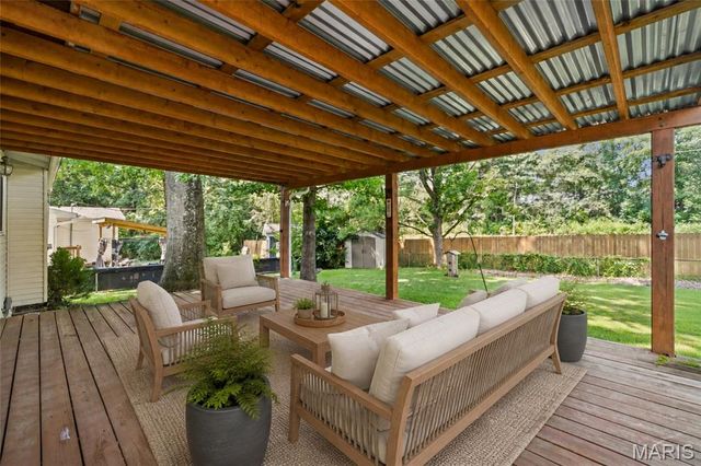 25 Brookwood Drive, Fenton, MO 63026