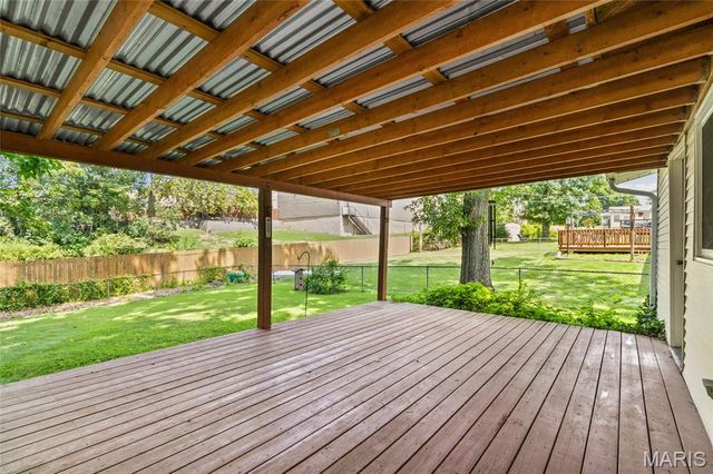 25 Brookwood Drive, Fenton, MO 63026