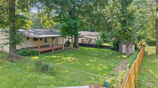 25 Brookwood Drive, Fenton, MO 63026