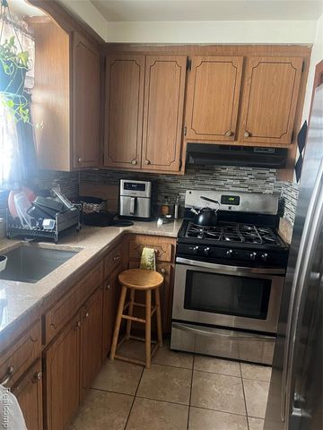 19510 Dresden Street, Detroit, MI 48205