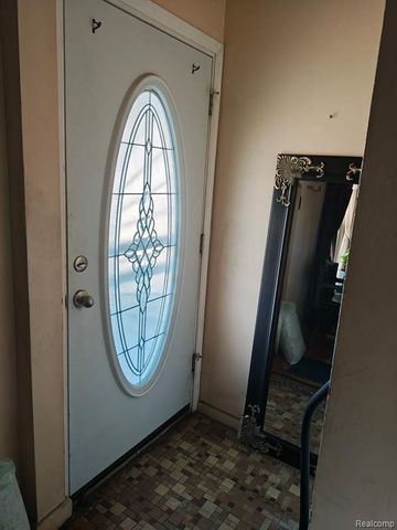 19510 Dresden Street, Detroit, MI 48205