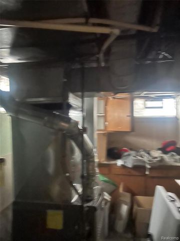 19510 Dresden Street, Detroit, MI 48205