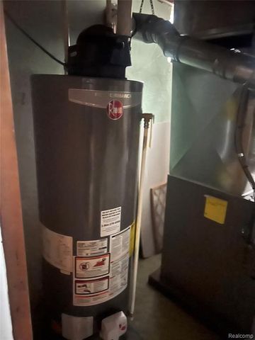 19510 Dresden Street, Detroit, MI 48205