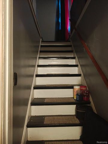 19510 Dresden Street, Detroit, MI 48205