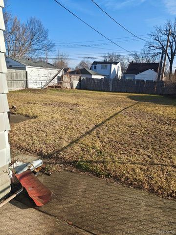 19510 Dresden Street, Detroit, MI 48205