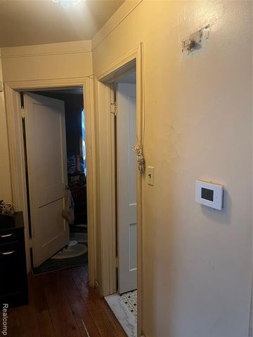 19510 Dresden Street, Detroit, MI 48205