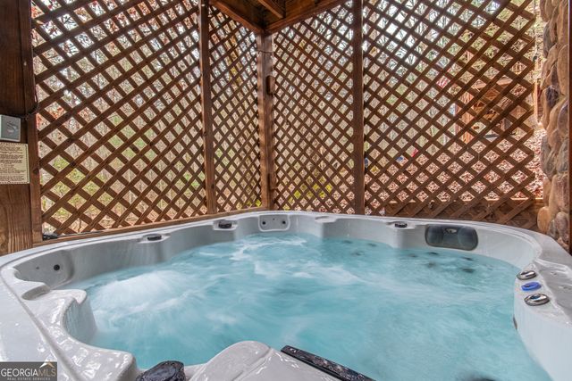 850 Mountain Lake Circle, Blue Ridge, GA 30513