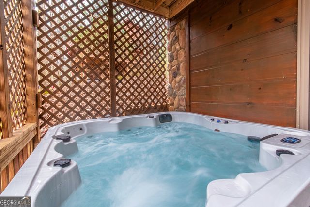 850 Mountain Lake Circle, Blue Ridge, GA 30513