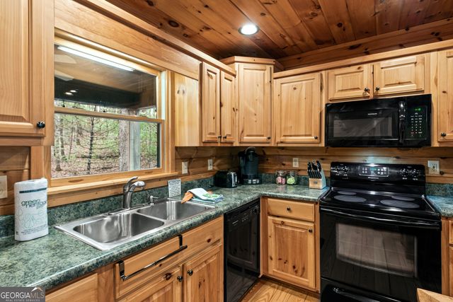 850 Mountain Lake Circle, Blue Ridge, GA 30513