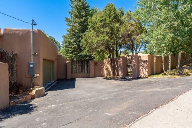 2208 Paseo Primero, Santa Fe, NM 87501