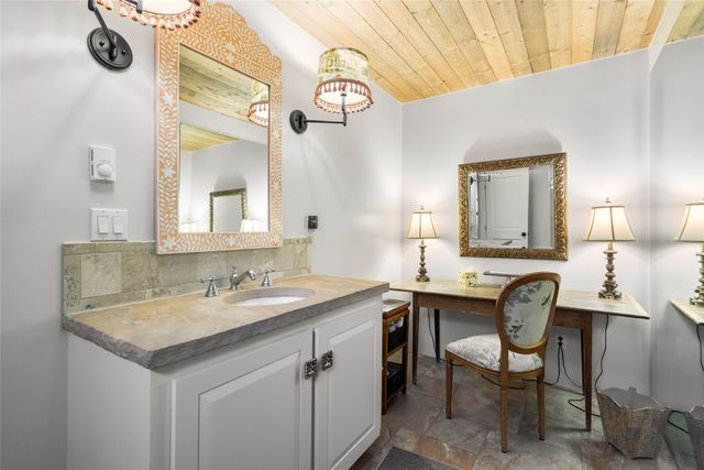 2208 Paseo Primero, Santa Fe, NM 87501