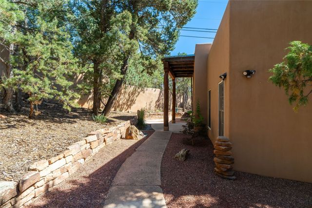 2208 Paseo Primero, Santa Fe, NM 87501