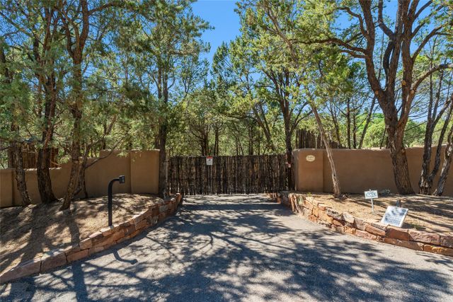 2208 Paseo Primero, Santa Fe, NM 87501