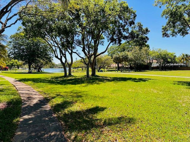 15680 SW 106th Ln 804, Miami, FL 33196