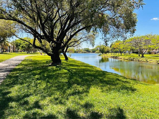 15680 SW 106th Ln 804, Miami, FL 33196