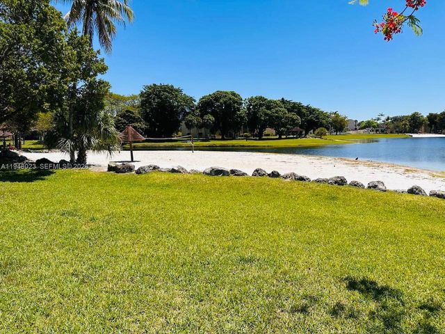 15680 SW 106th Ln 804, Miami, FL 33196