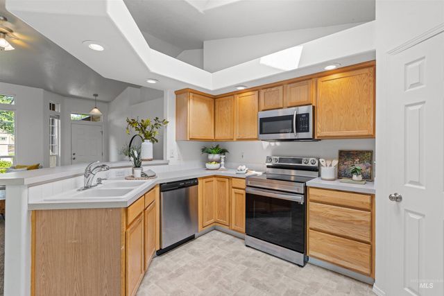 622 N Mudstone Way, Kuna, ID 83634