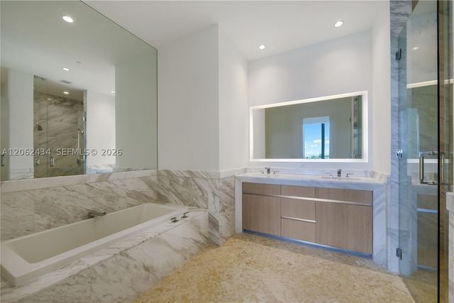 2811 S Bayshore Dr 5C, Coconut Grove, FL 33133