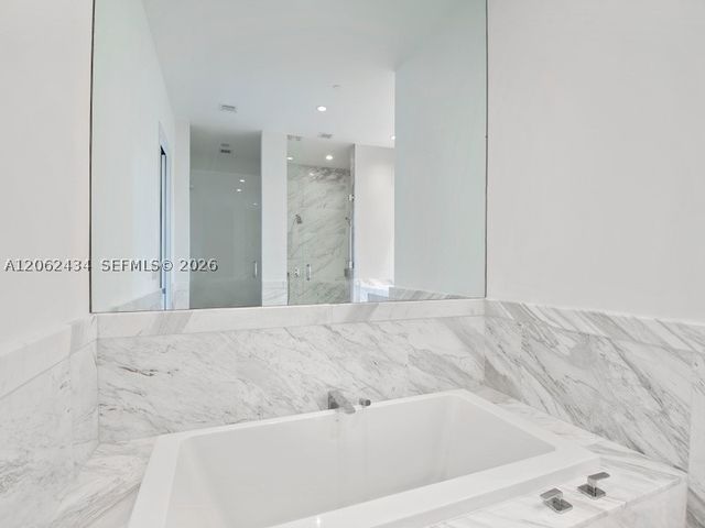 2811 S Bayshore Dr 5C, Coconut Grove, FL 33133