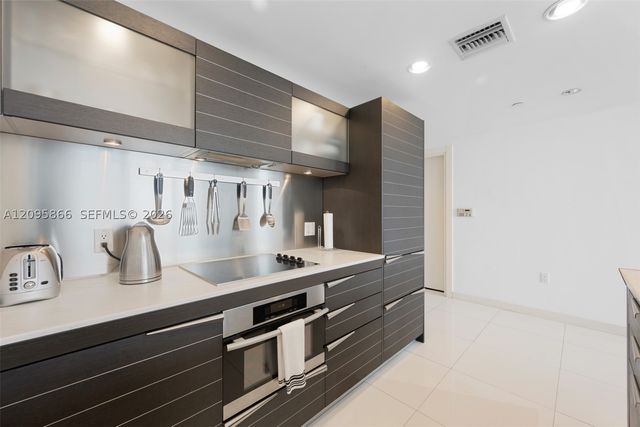 200 Biscayne Boulevard Way 4314, Miami, FL 33131