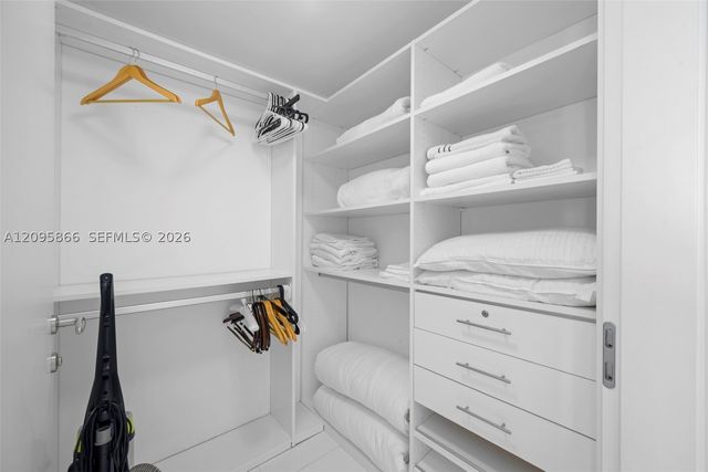 200 Biscayne Boulevard Way 4314, Miami, FL 33131
