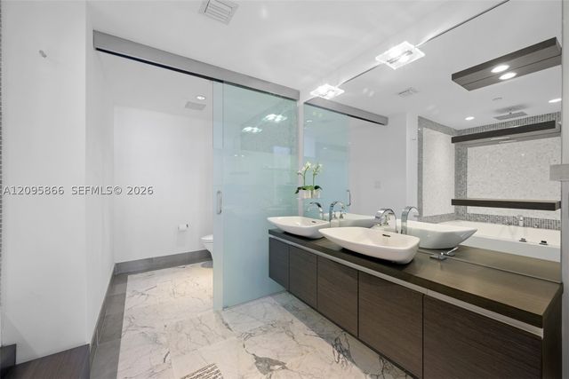 200 Biscayne Boulevard Way 4314, Miami, FL 33131