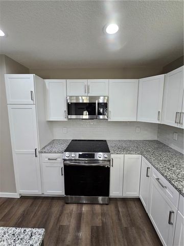 203 Kristine Avenue, Clinton, MO 64735