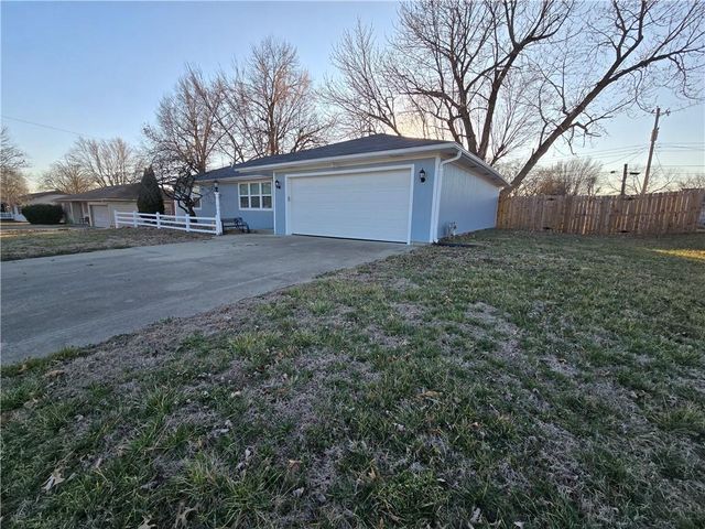 203 Kristine Avenue, Clinton, MO 64735