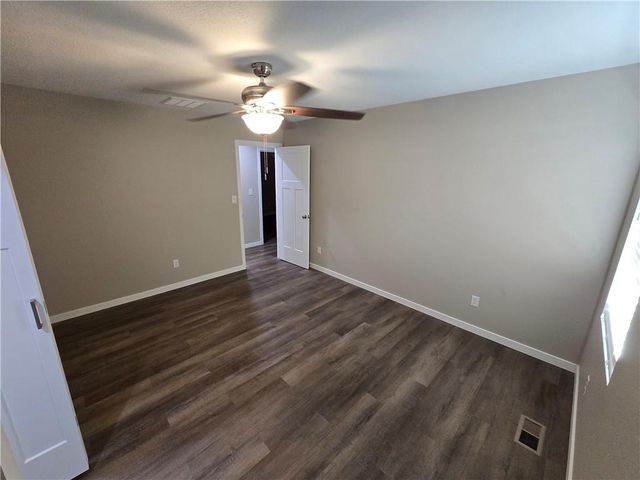 203 Kristine Avenue, Clinton, MO 64735