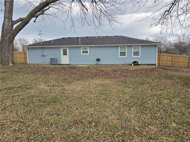 203 Kristine Avenue, Clinton, MO 64735