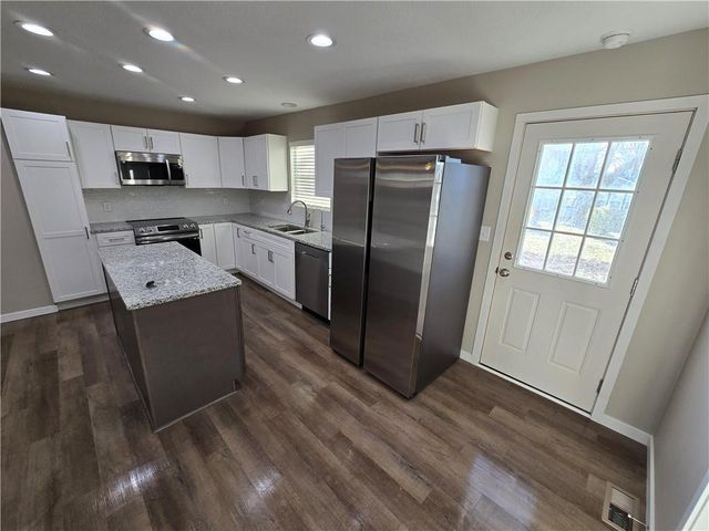 203 Kristine Avenue, Clinton, MO 64735