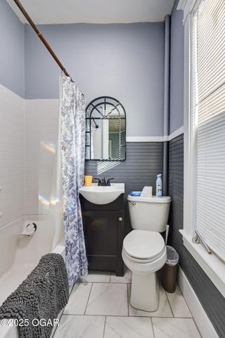 211 S Jackson Avenue, Joplin, MO 64801