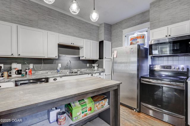 211 S Jackson Avenue, Joplin, MO 64801