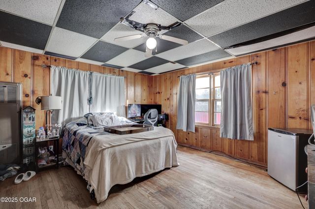 211 S Jackson Avenue, Joplin, MO 64801